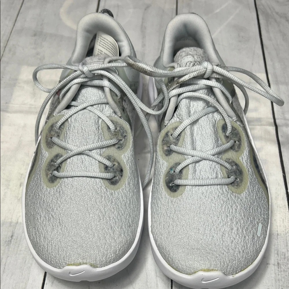 WMNS NIKE FLEX 2021 RN PURE PLATINUM/METALLIC SILVER-WOLF GREy SZ -8